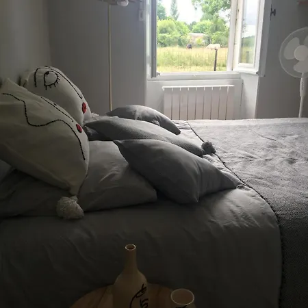 度假居 Longere Avec Piscine Partagee