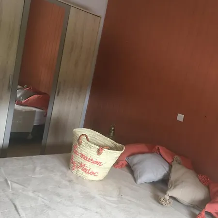 Longere Avec Piscine Partagee