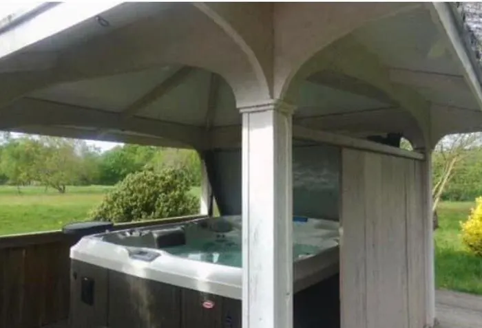 Longere Avec Piscine Partagee *